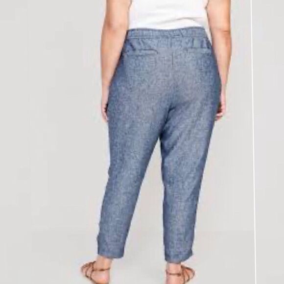 Old Navy 3X High-Waisted Chambray Cropped Linen-Blend Tapered Pants - Picture 4 of 8